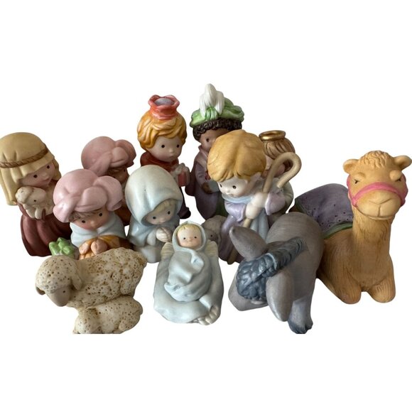 Heavenly Blessings Nativity Collection 11-Piece Set 1986-87 Avon - Picture 2 of 16
